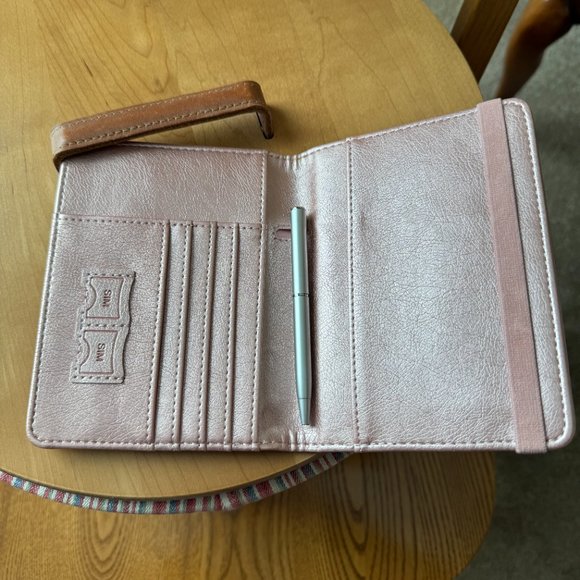 New US Passport Cover - Pink - Picture 3 of 6